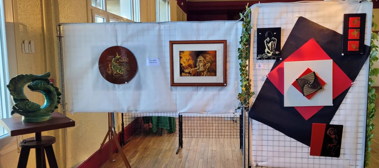 voile enfin levé trésors exposition ART 2026. Dès les premiers jours, une centaine de visiteurs sont venus admirer le travail des artistes.