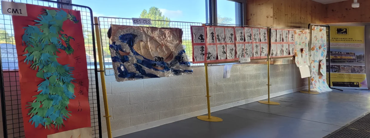 voile enfin levé trésors exposition ART 2026. Dès les premiers jours, une centaine de visiteurs sont venus admirer le travail des artistes.